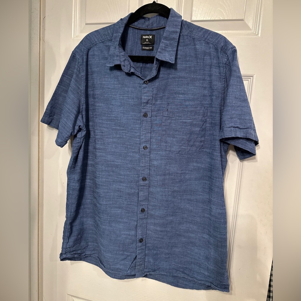 Hurley Shirt XL  Navy Blue Mens Button Up Short Sleeve Casual Chambray Cotton